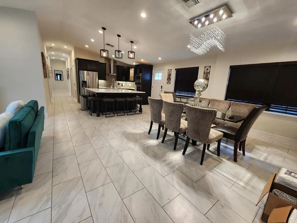 Holiday home The Villa Orlando@College Park. Sleeps16